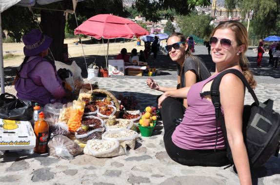 Em Cholula,socializando com a Roberta, simpática vendedora ambulante (região central do México)